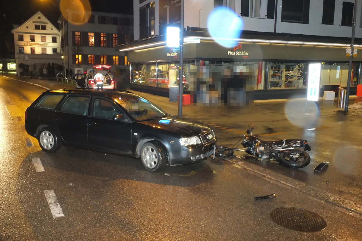Flawil: In Baum geprallt