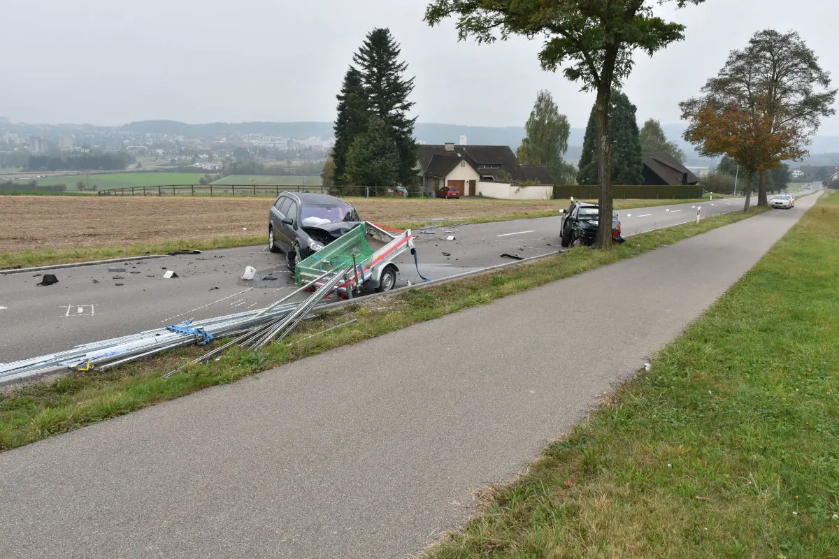 Rümlang ZH - Heftiger Crash fordert ein Verletzter - Zeugenaufruf