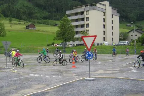 Glarus GL - Schüler-Verkehrsgarten 2017 