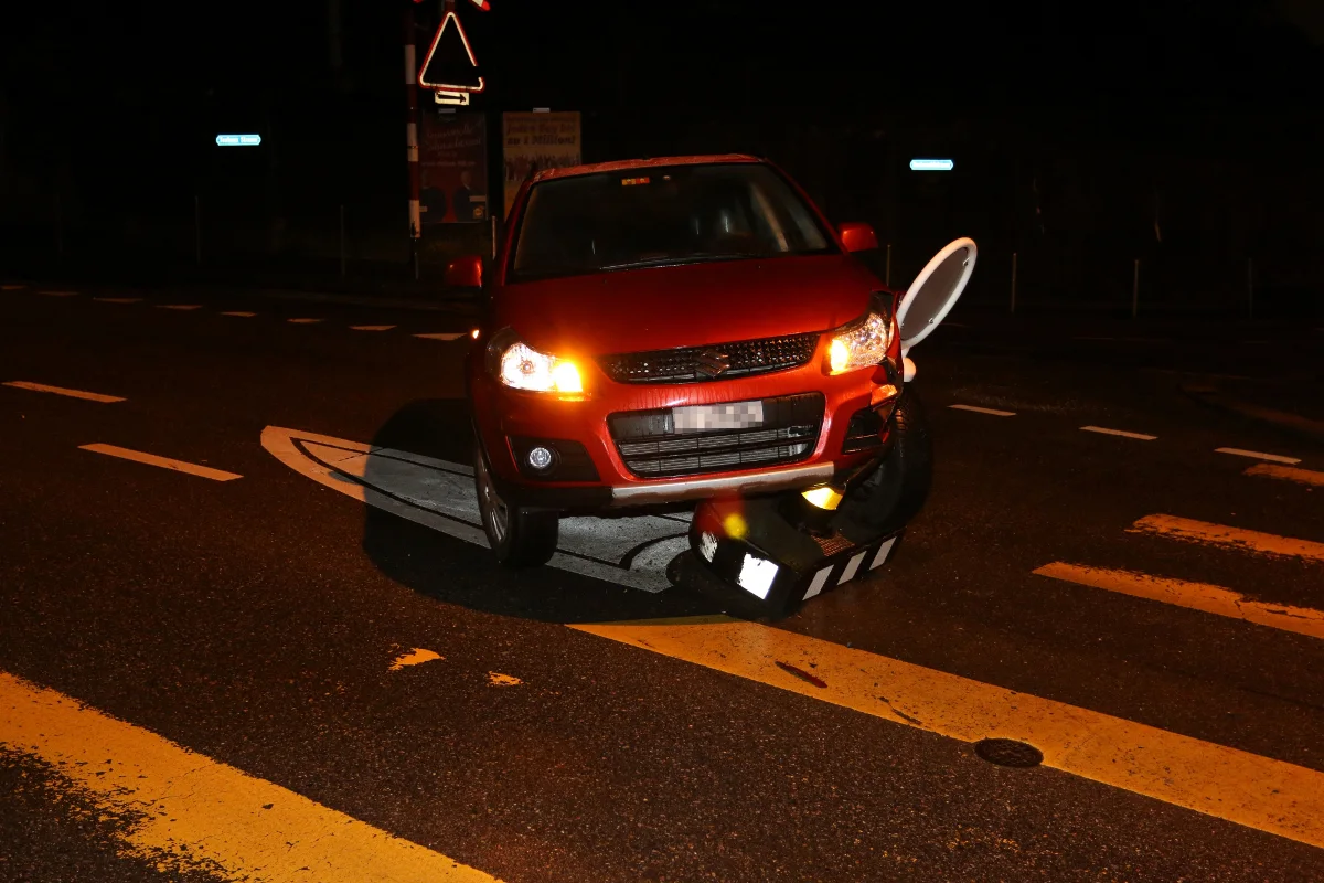 St. Gallen: Mit Verkehrsteiler kollidiert