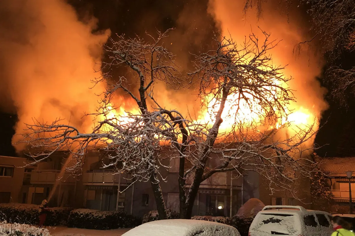 Schlieren ZH - Grosser Sachschaden bei Brand