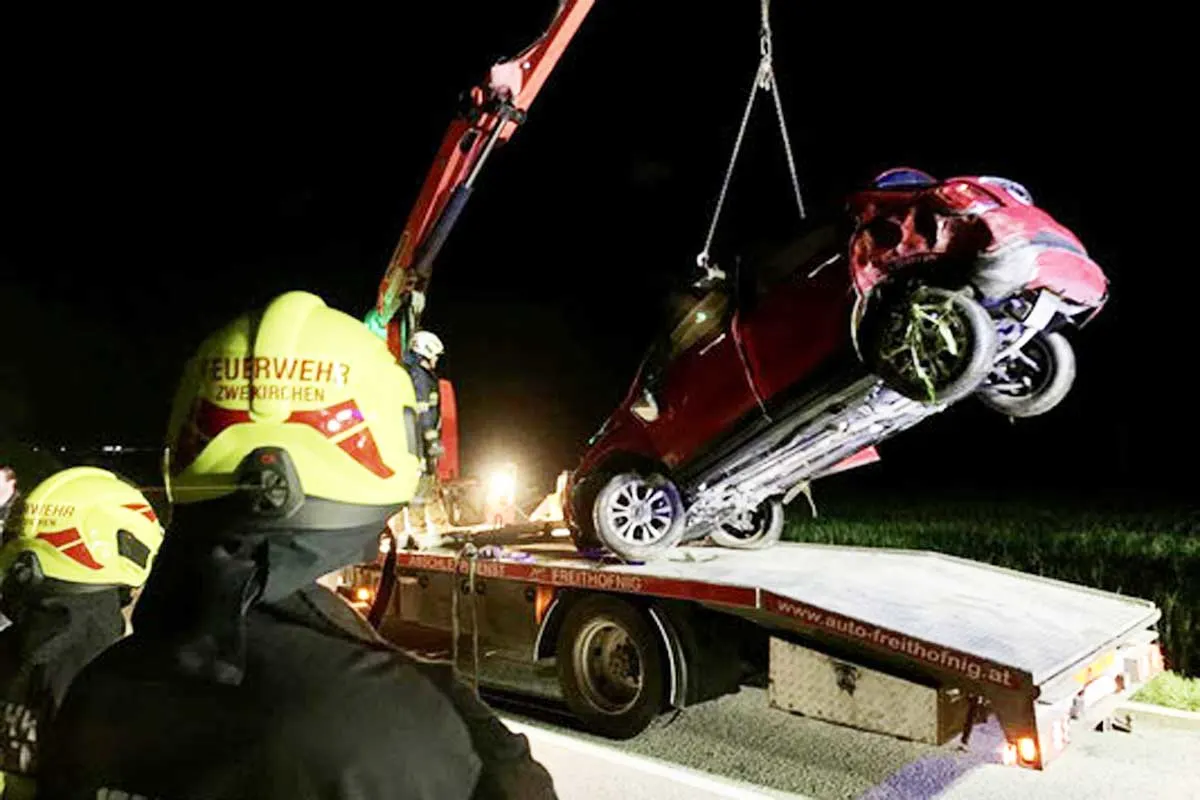  Sekundenschlaf in Liebenfels - PKW fuhr über steil abfallende Böschung