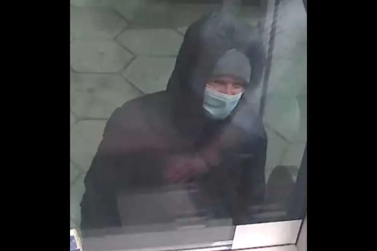 Heilbad Heiligenstadt – Polizei veröffentlicht Fahndungsfoto nach Raub in Tankstelle - Wer kennt diesen Mann?