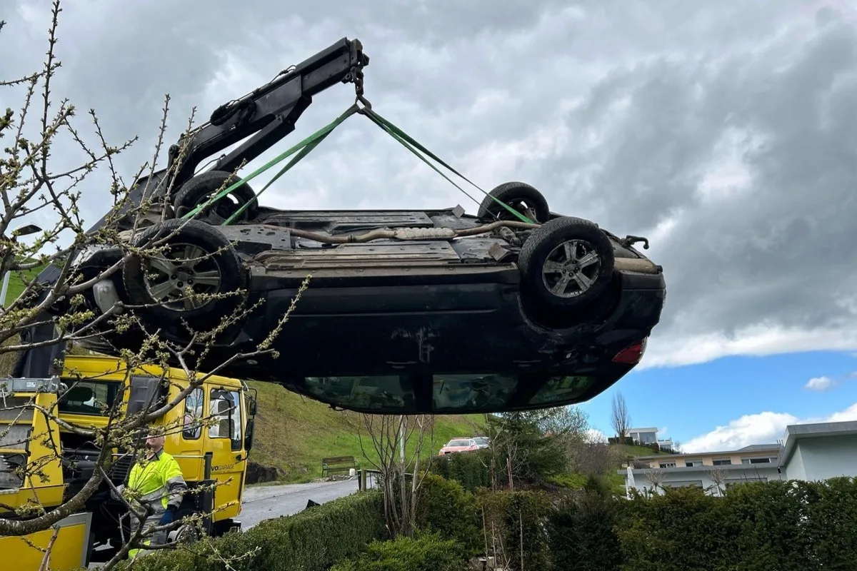 Unfall in Immensee SZ - Führerloses Auto macht sich selbstständig