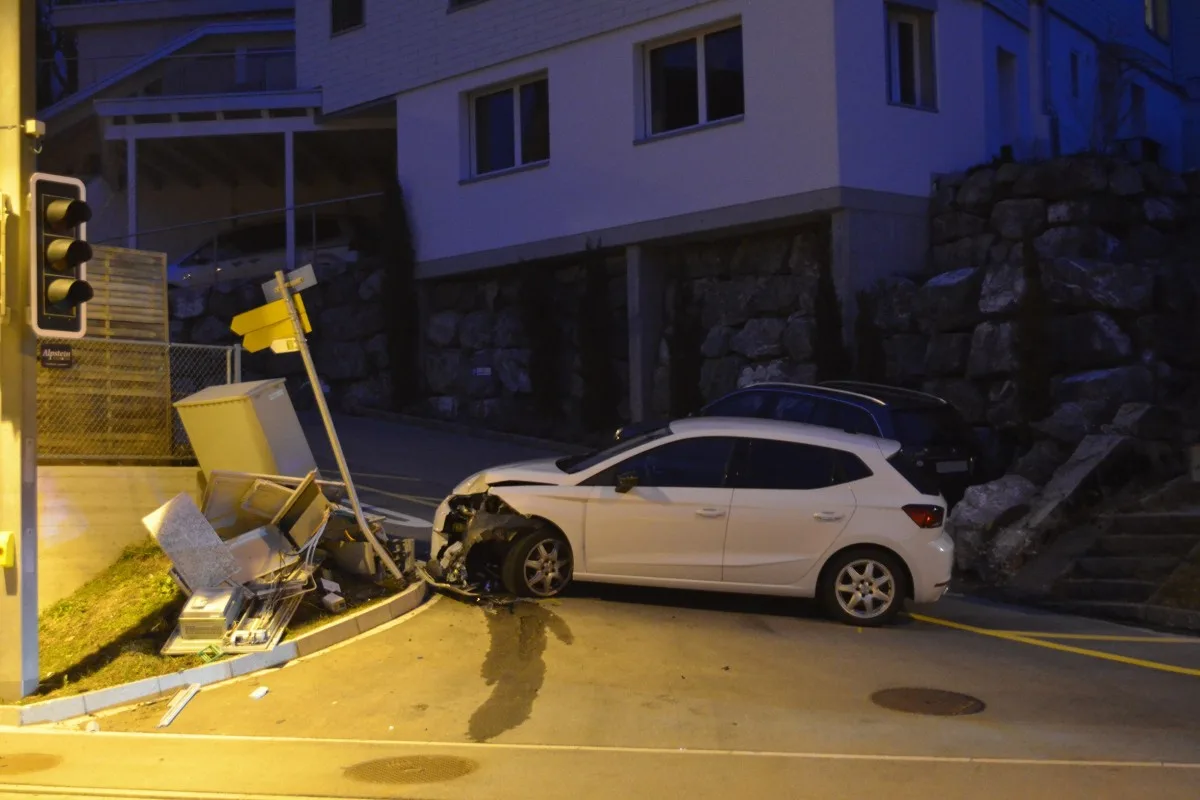 Herisau AR - Selbstunfall mit hohem Sachschaden
