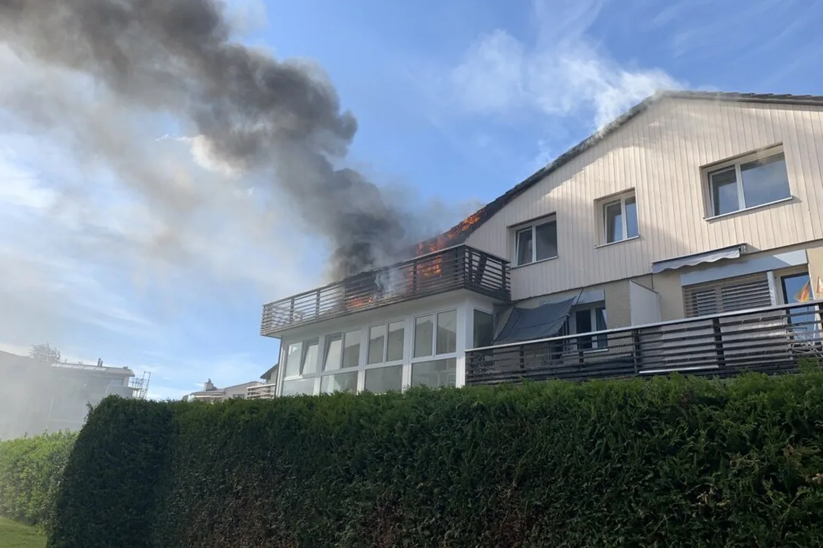Hombrechtikon ZH - Grosser Sachschaden bei Terrassenbrand