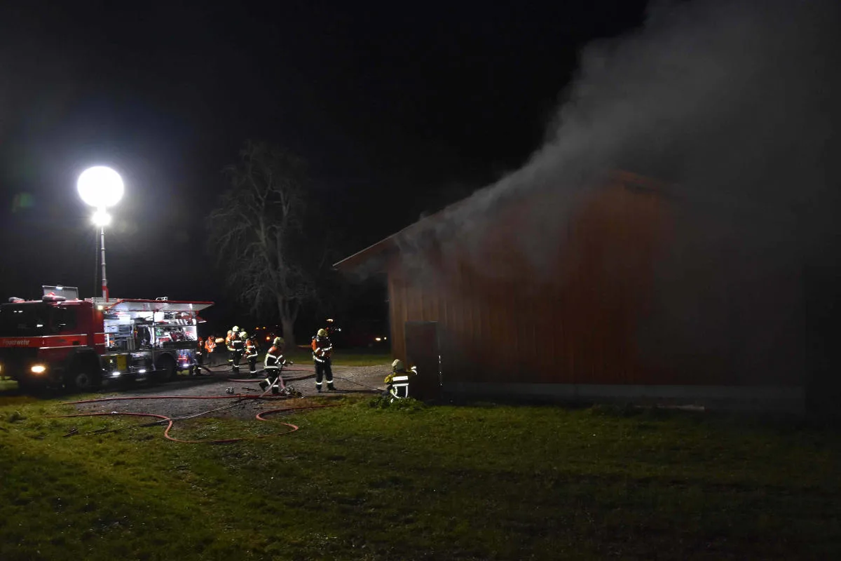 Benken SG - Brand in Materiallager