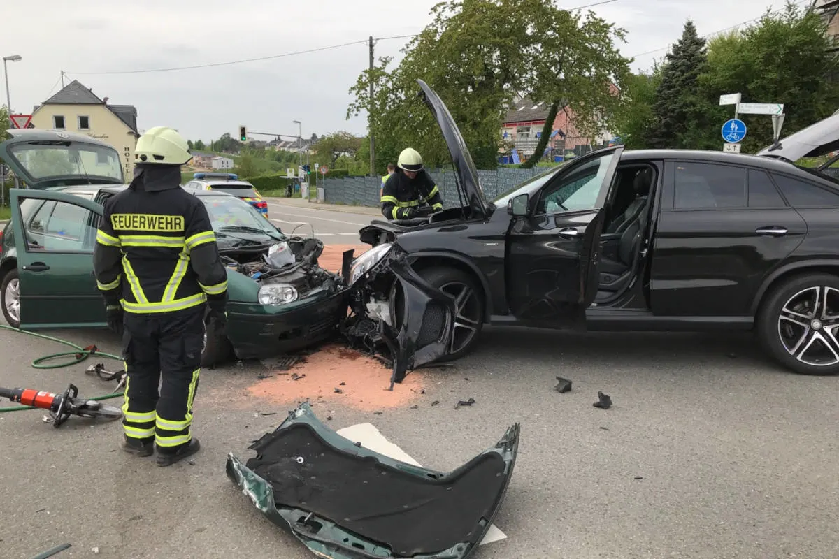 Schwerer Unfall mit einer schwer verletzten Person