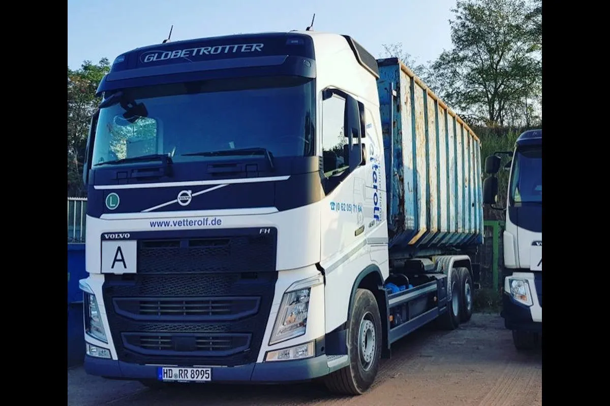 Hockenheim – Einbruch in Firmengelände und beladenen Lkw entwendet