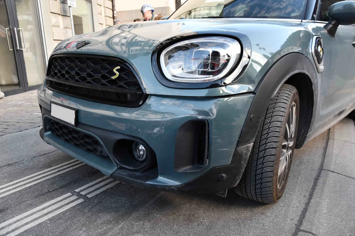 Chur GR – Auto kollidiert mit Arosabahn