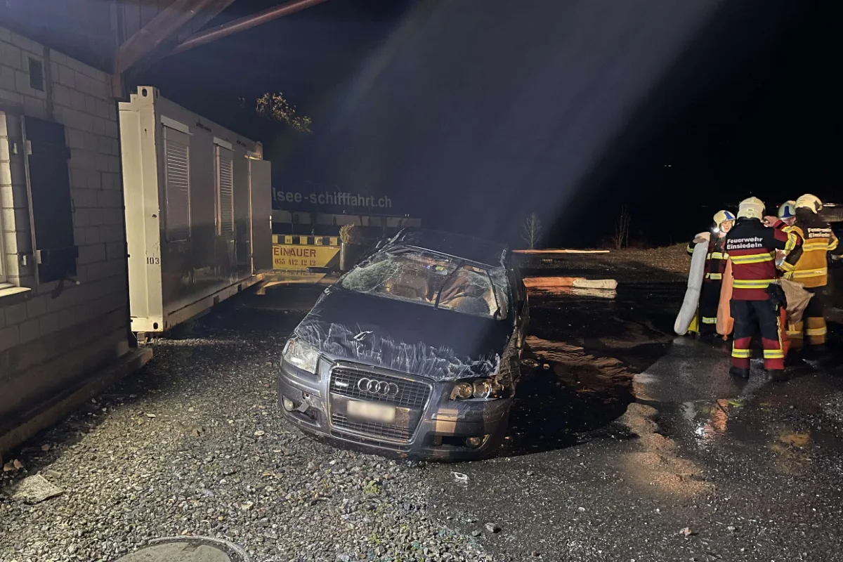 SZ - Feuerwehreinsatz nach Selbstkollision in Gross