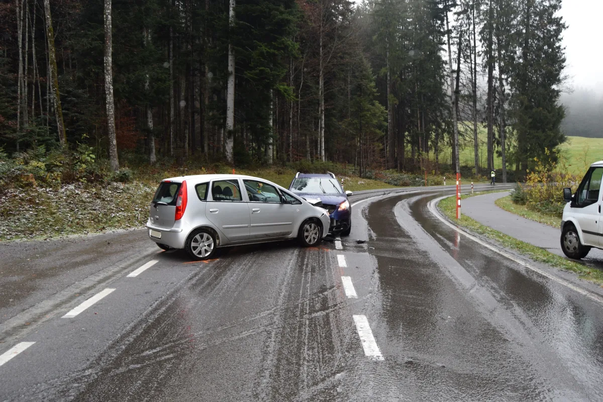 Unfall in Teufen AR – Kollision zwischen zwei Personenwagen