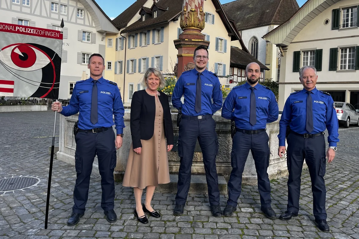 Zofingen AG begrüsst zwei neue Polizisten
