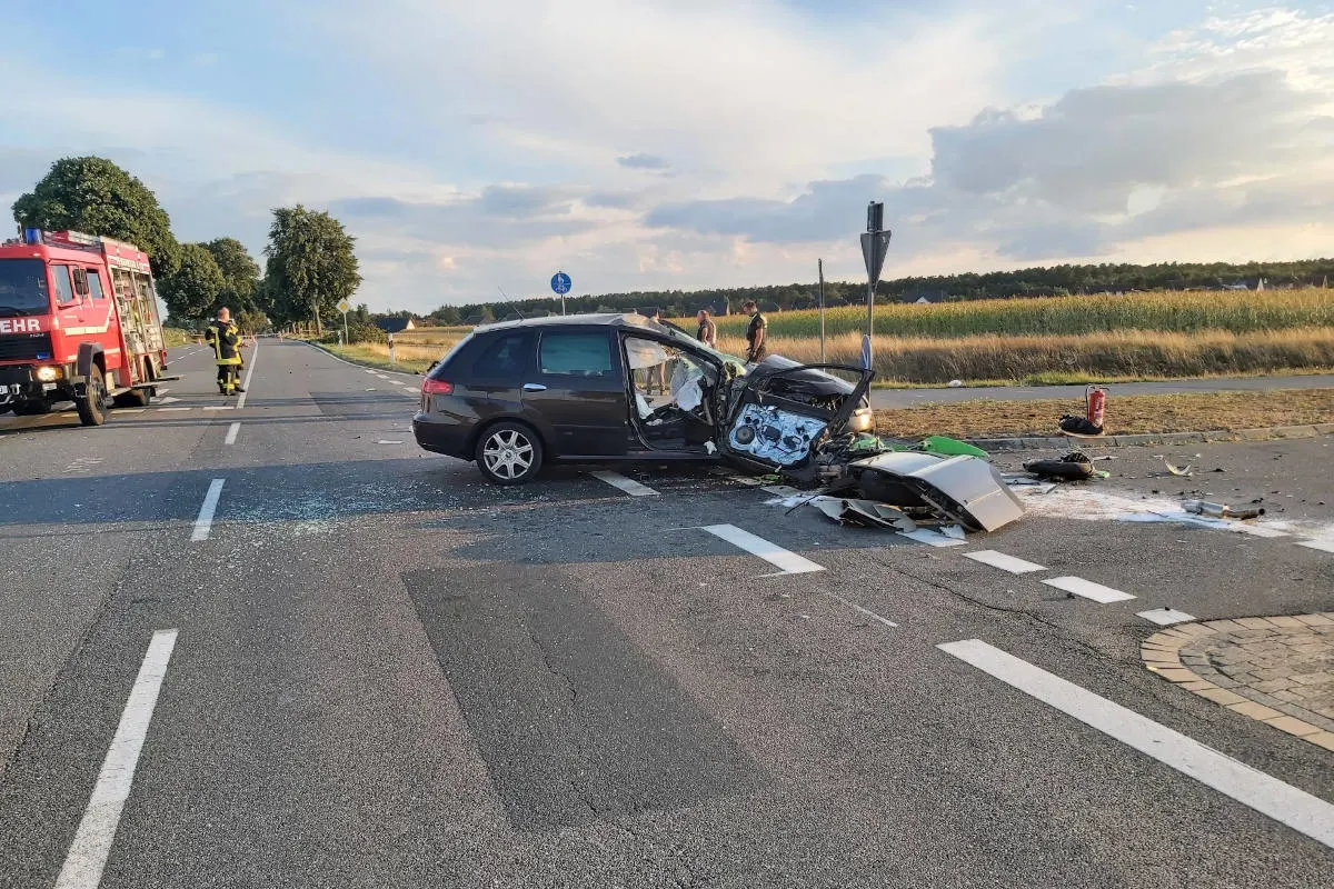 Bad Bodenteich / Overstedt – Motorradfahrer verstirbt noch an der Unfallstelle
