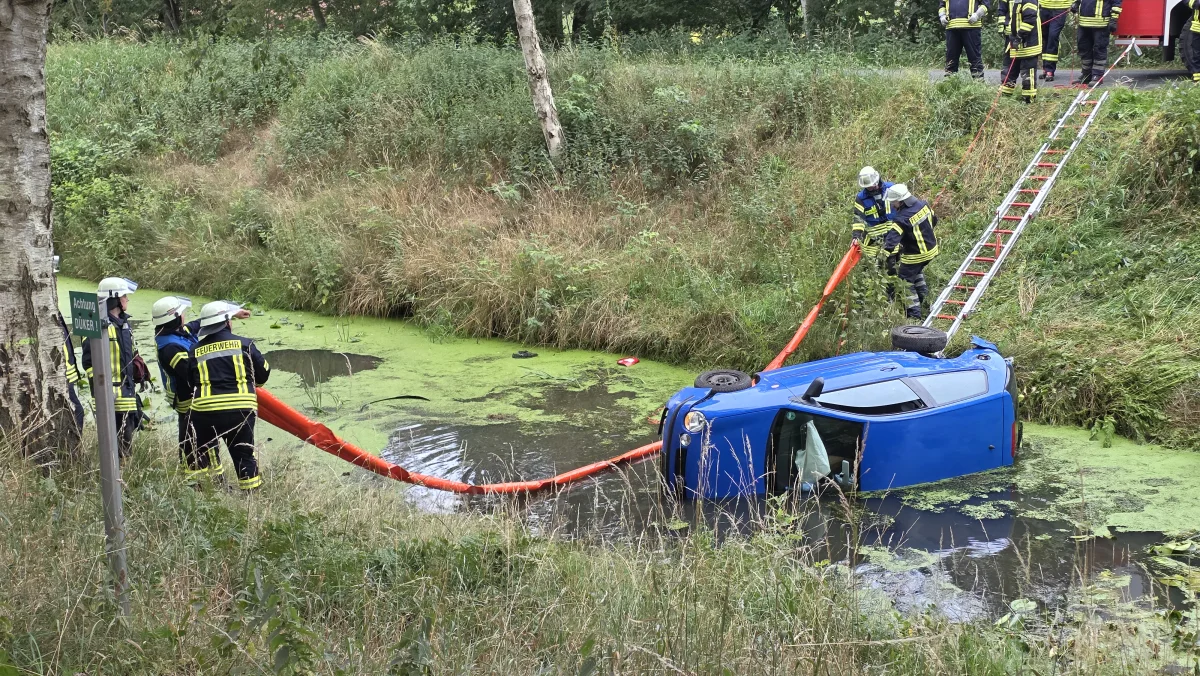 Findorf – Auto stürzt in Oste-Hamme-Kanal