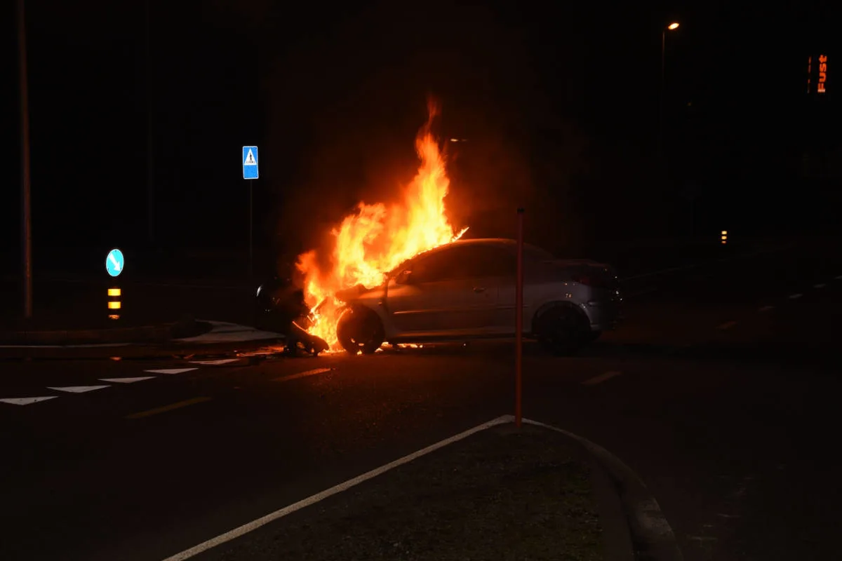 Oberbüren SG - Auto bei Unfall in Brand geraten