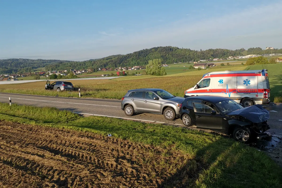 Othmarsingen AG - Hoher Sachschaden bei Verkehrsunfall