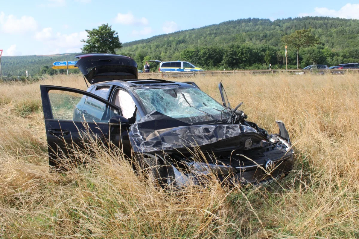 Titz-Rödingen - Zu schnell unterwegs - Junger Fahrer verliert die Kontrolle über sein Fahrzeug und verunfallt