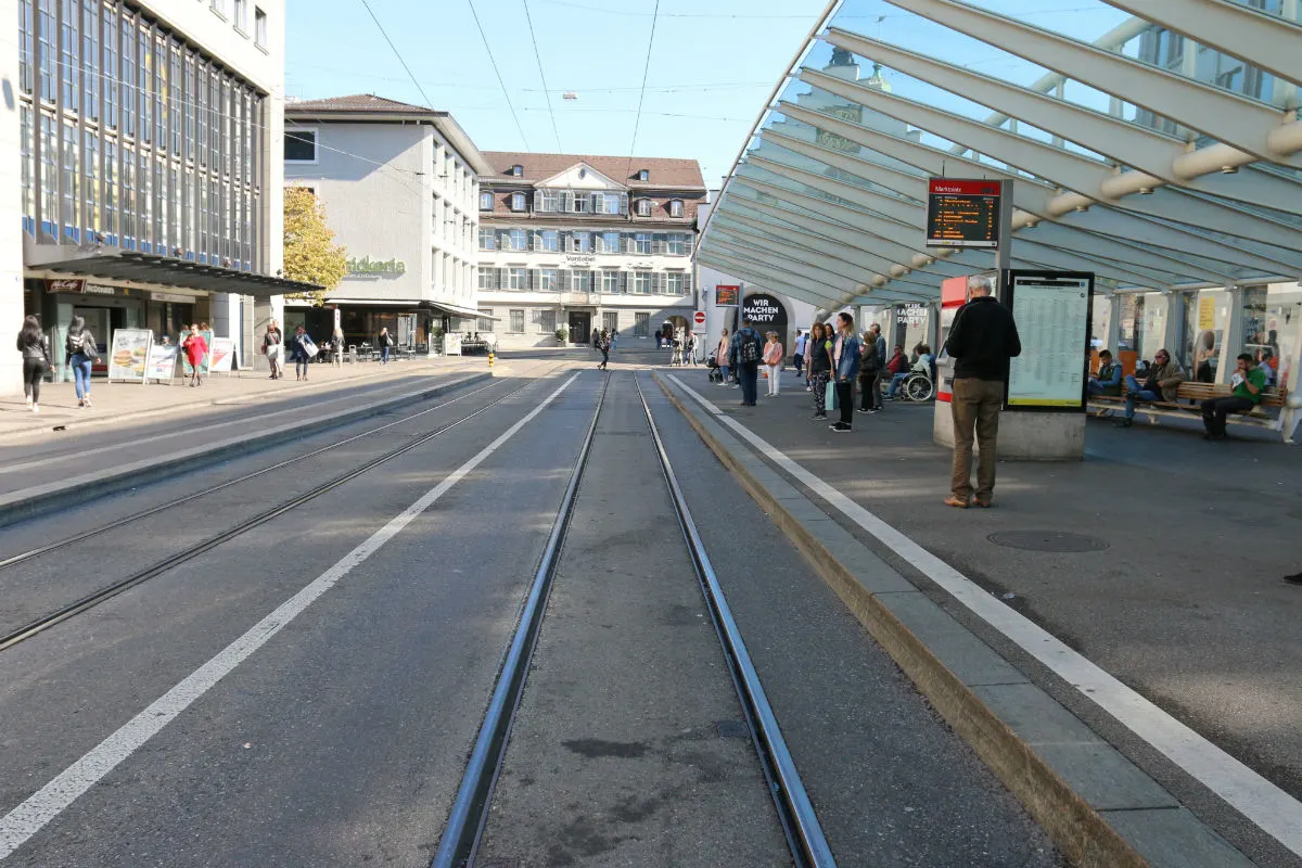 St.Gallen SG - Vollbremsung wegen Kind