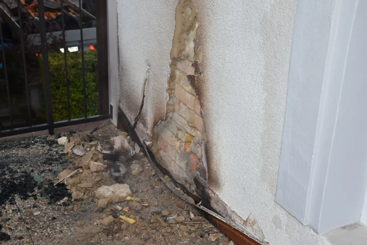 Steinach SG - Fassade wohl wegen Zigarettenstummel in Brand geraten