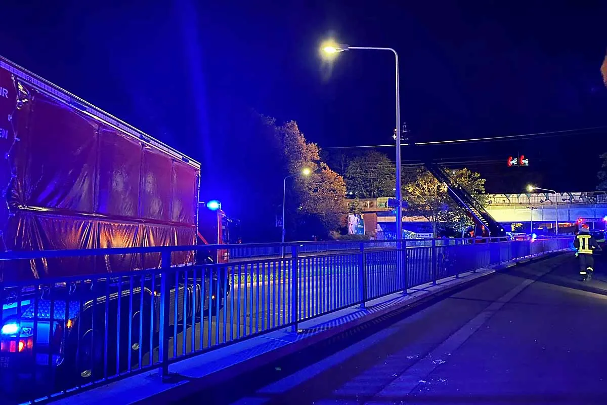 Person unter Zug in Düren - Tragischer Unfall im Bereich des Bahnhof