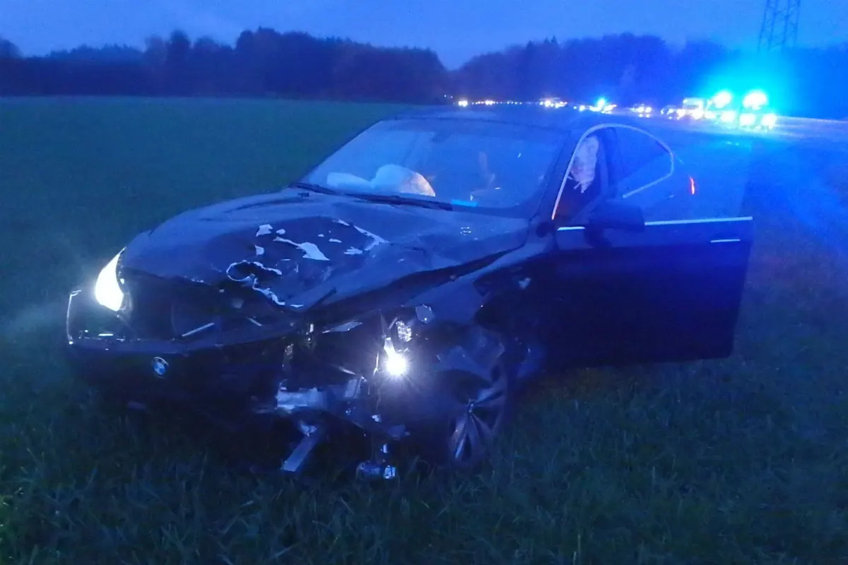 Hunzenschwil/T5 AG - Auf Pannenfahrzeug aufgefahren