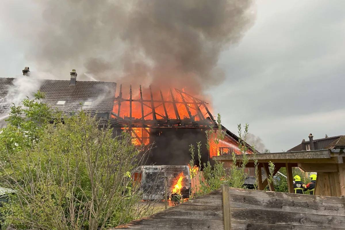 Hägglingen AG – Scheune bei Brand komplett zerstört