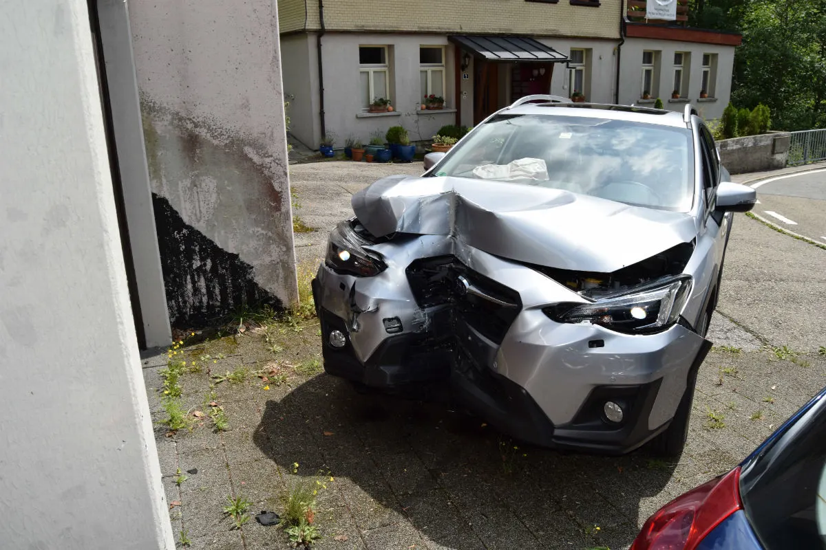 Trogen AR - Pedale verwechselt und in Garage geprallt
