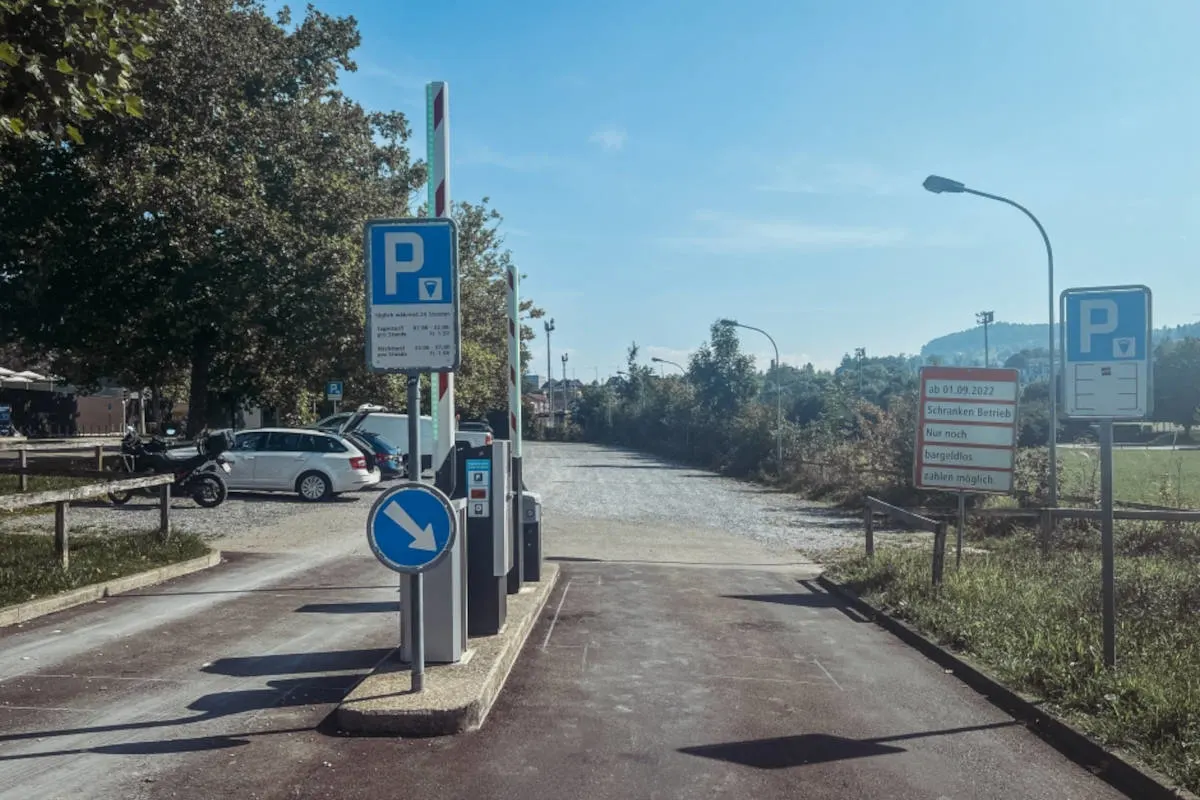 Pilotversuch in St. Gallen – Digital bezahlen beim Parkplatz Lerchenfeld