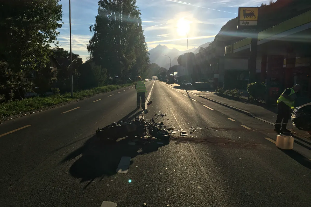 Sitten VS - Motorradfahrer bei Kollision schwer verletzt