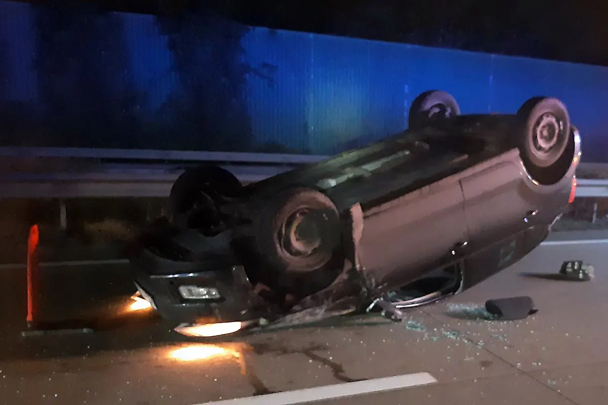 Unfall in Bremerhaven - PKW überschlägt sich auf der BAB 27
