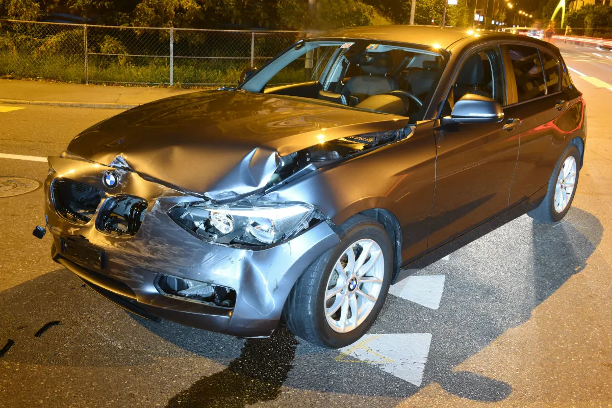 Kriens LU - Kollision zwischen zwei Fahrzeugen – eine Person leicht verletzt