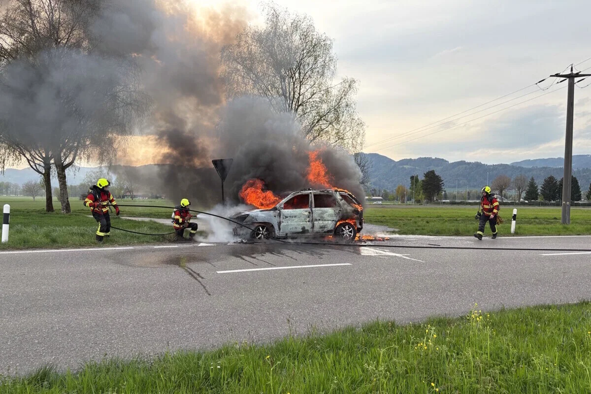 Diepoldsau SG – Auto in Brand geraten