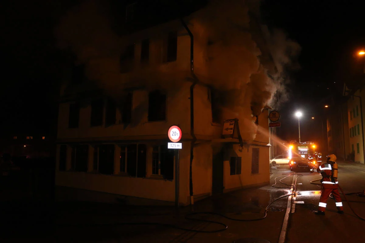 Wald ZH - Brand in Wohn- und Geschäftsgebäude