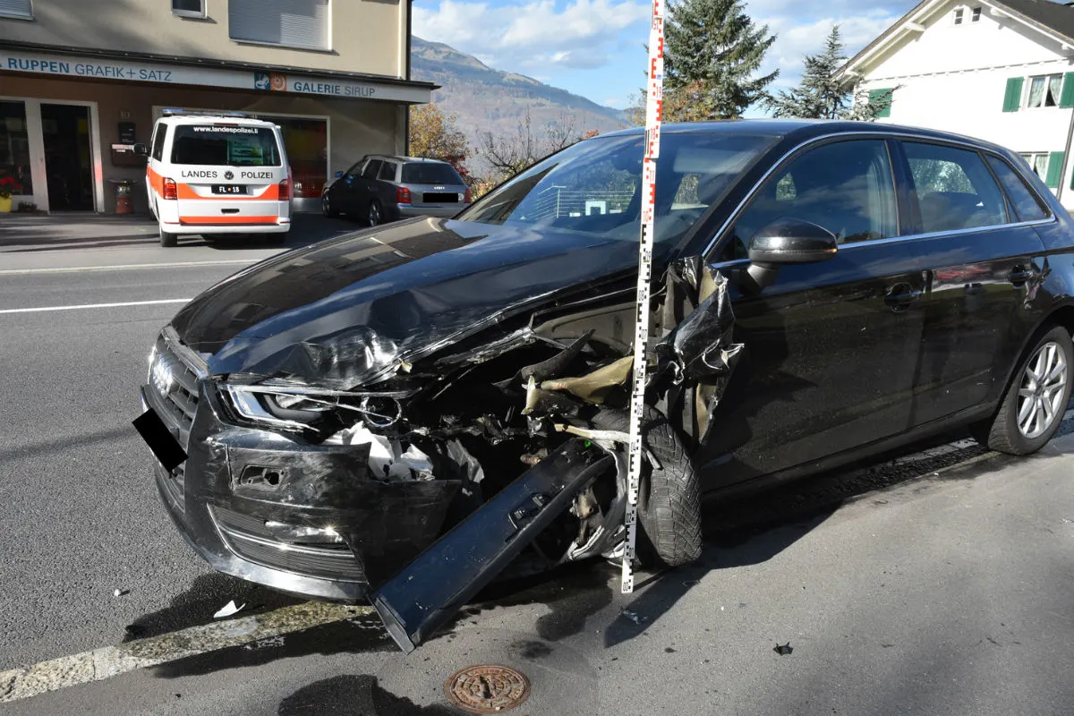 Vaduz FL - Auf die Gegenfahrbahn geraten und kollidiert