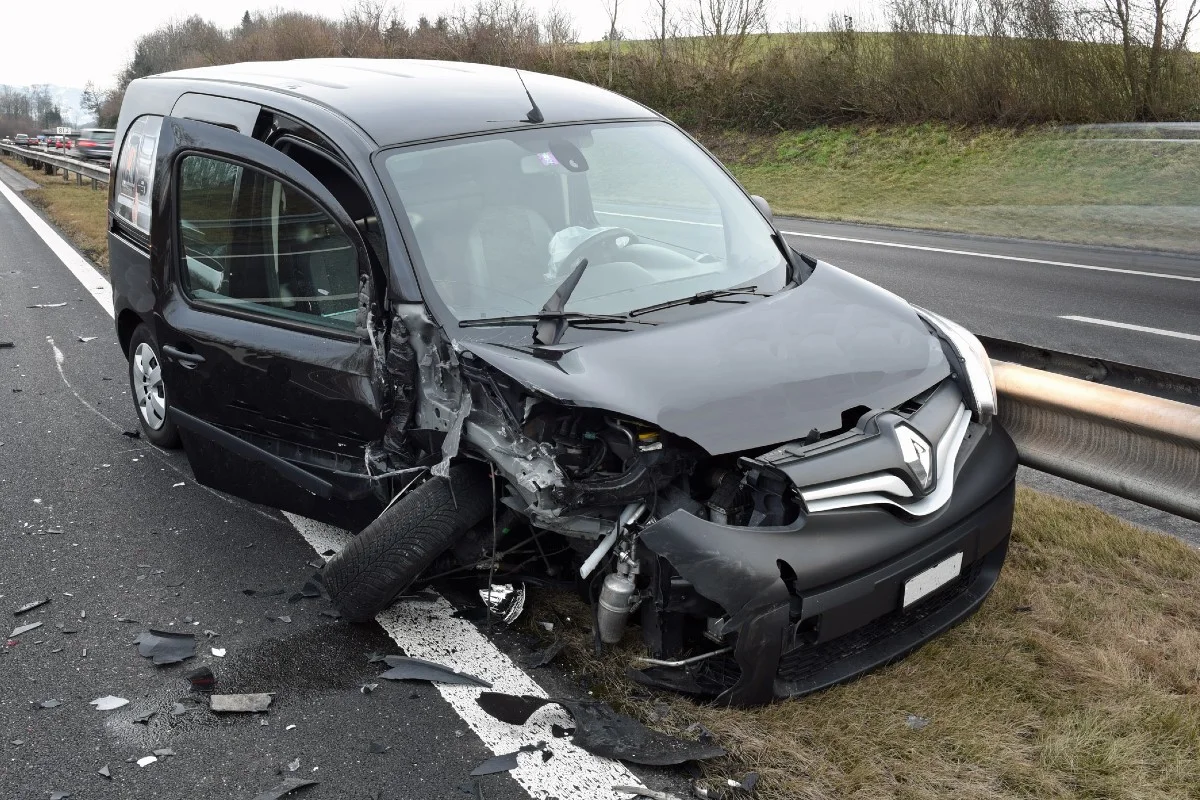 Sempach LU - 50'000 Franken Sachschaden nach Kollision auf der Autobahn A2
