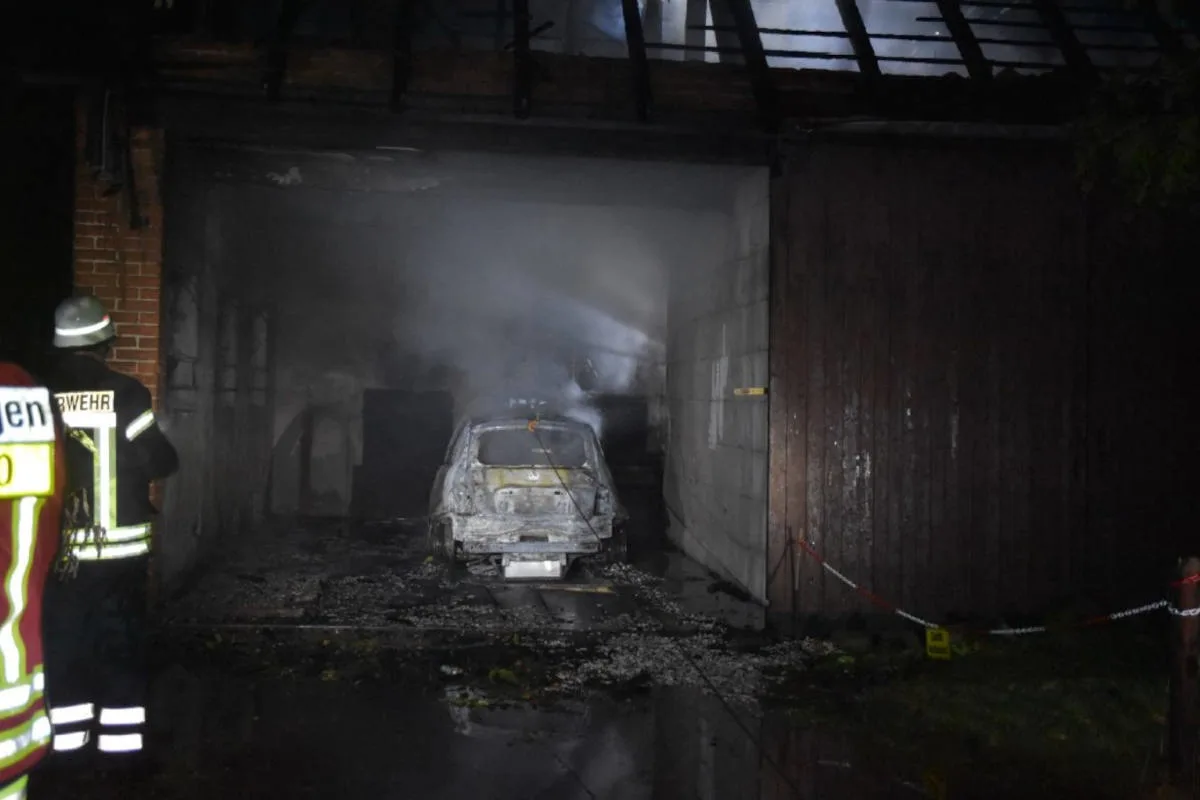 Eicklingen – Brand einer Scheune – Elektrofahrzeug brennt aus