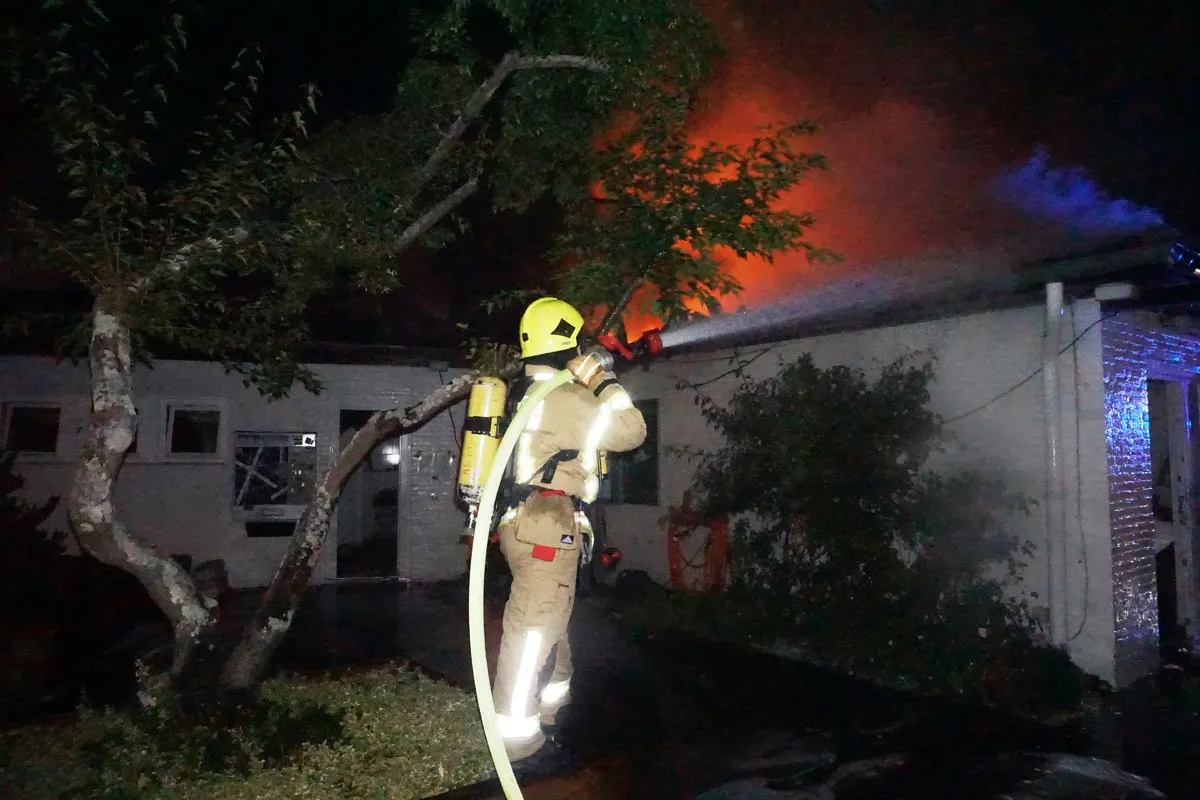 Ratingen - Nächtlicher Großeinsatz - Vereinsheim im Vollbrand