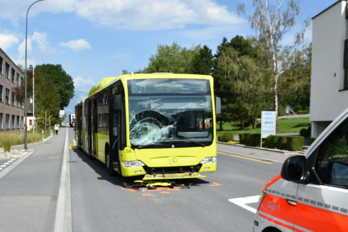 Vaduz FL - Kollision zwischen Radfahrer und Linienbus