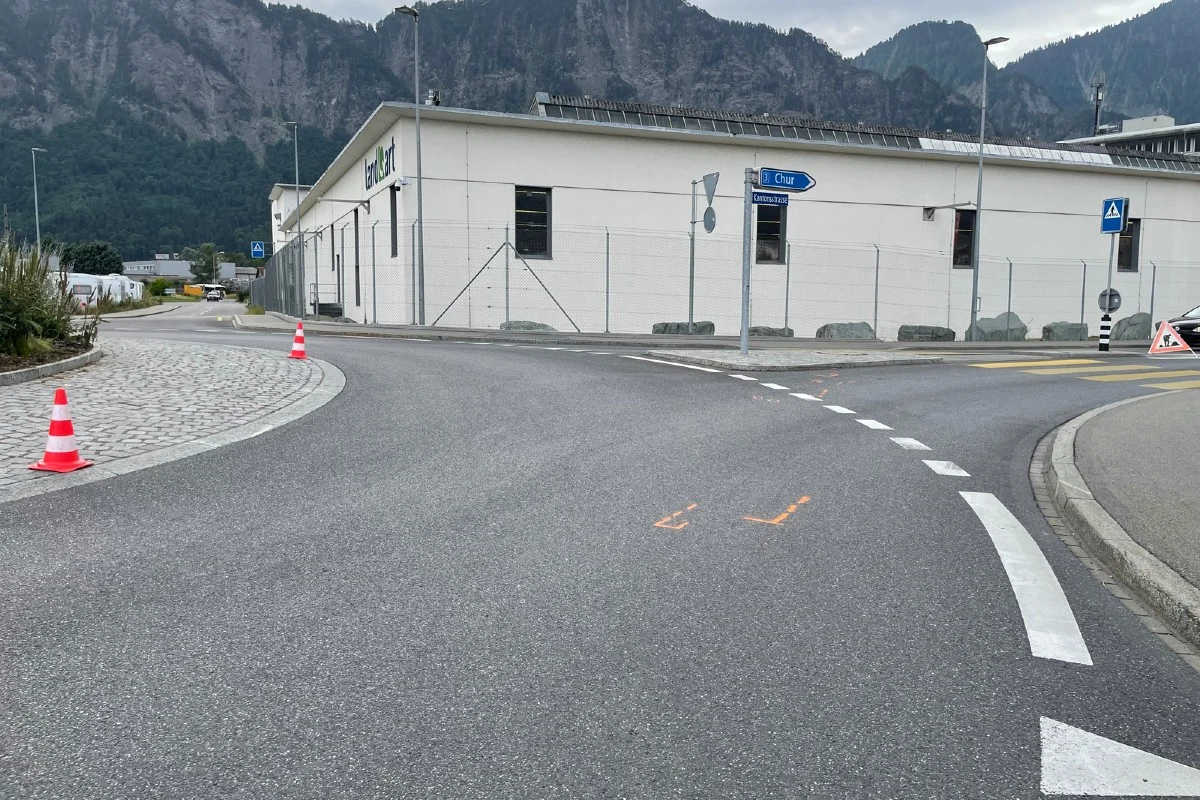 Landquart GR - Kollision im Kreisel
