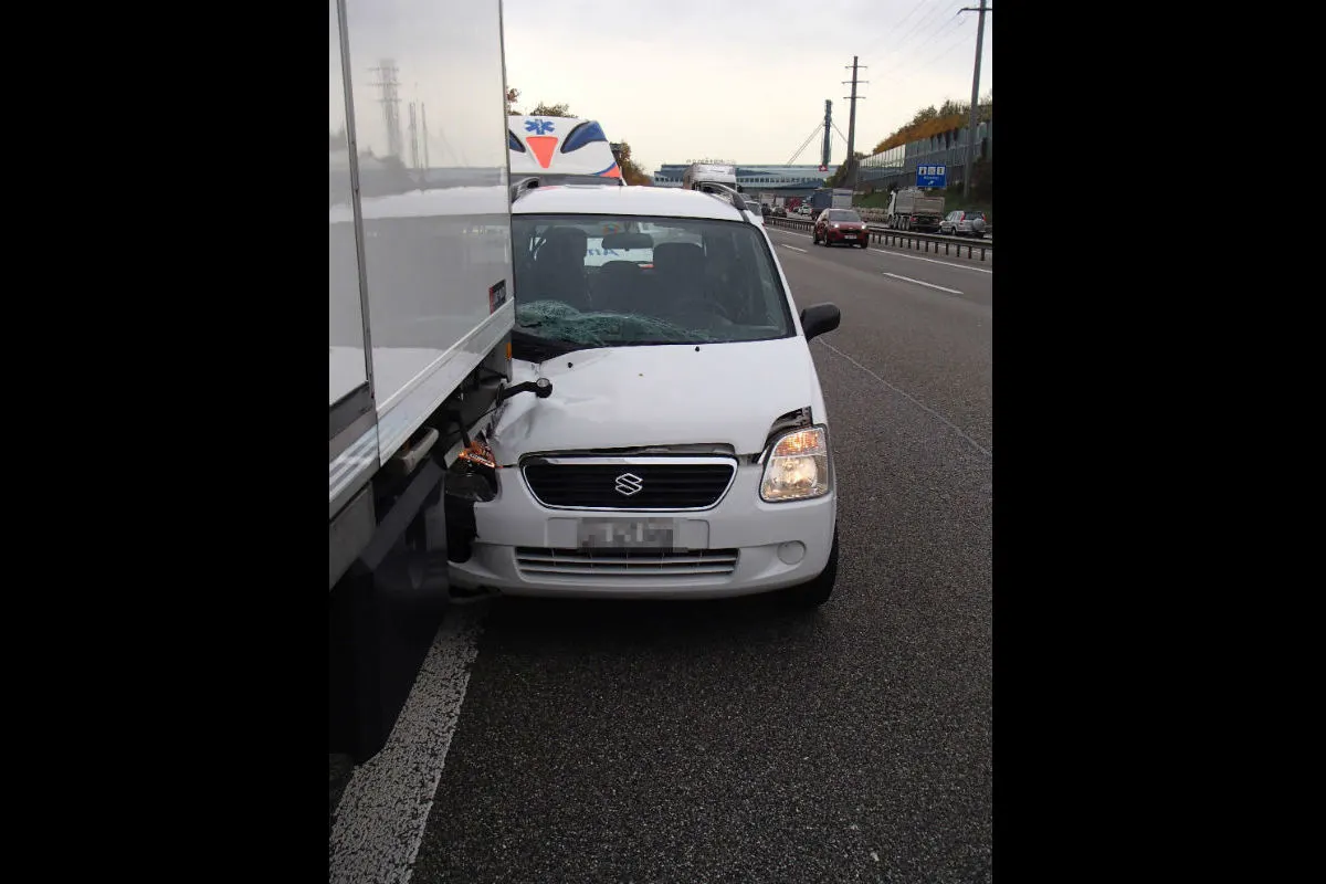 A1/Würenlos AG - Heftige Auffahrkollision - Zeugenaufruf