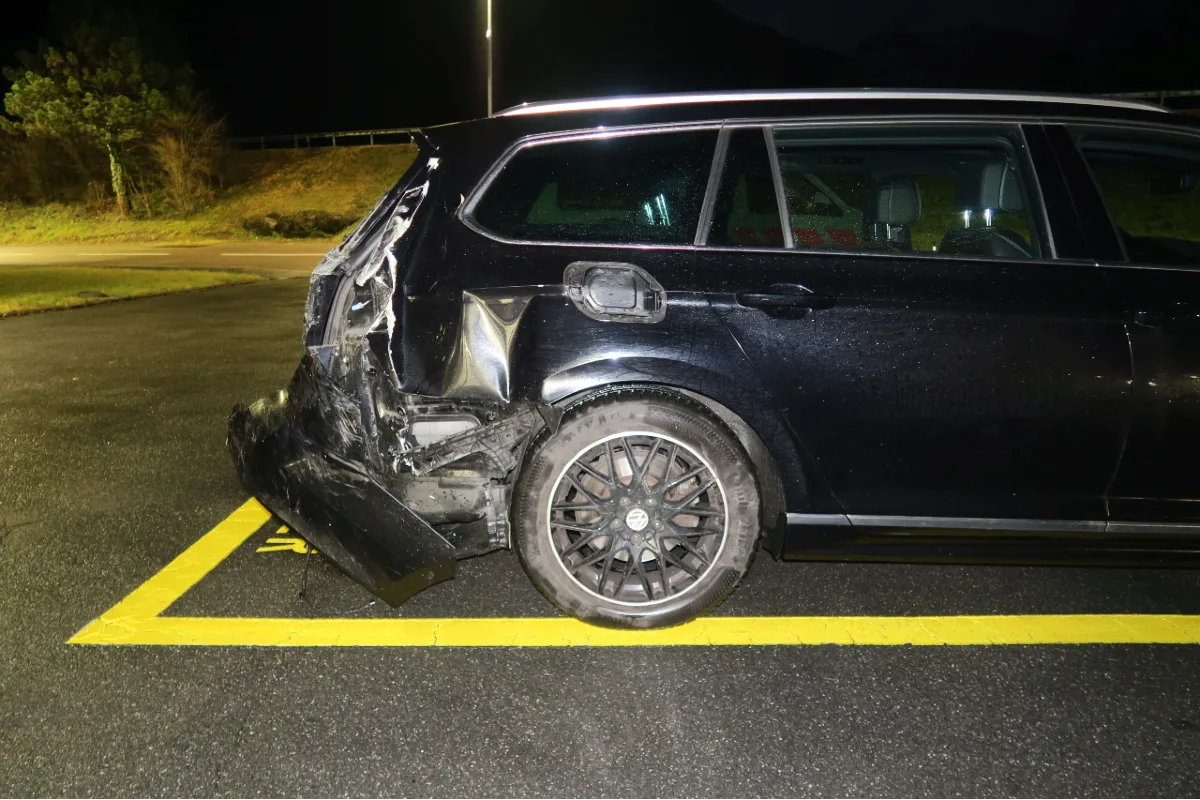 Bilten GL - Unfall infolge Skisäcke auf der A3