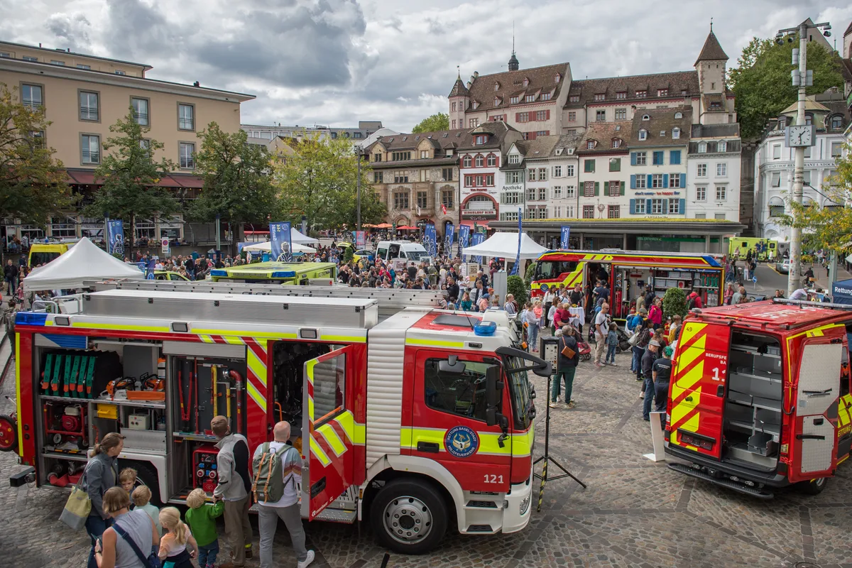 Basel - Blaulichttag 2023 mit zahlreichen Besuchern