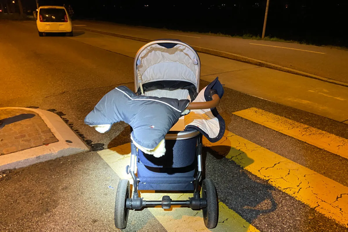 Drama in Rheinfelden AG – Kollision mit Fussgängerin und Kinderwagen