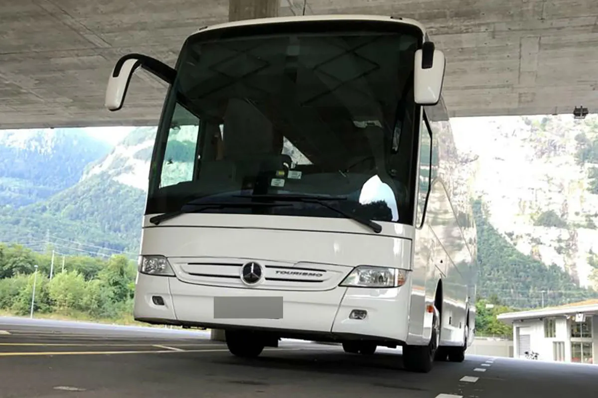 St-Maurice VS - Busfahrer ohne Führerschein und Kabotage