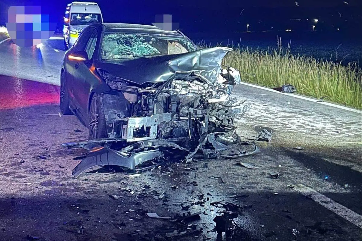 Kölliken AG – Verkehrsunfall zwischen Mercedes und Audi fordert drei Schwerverletzte