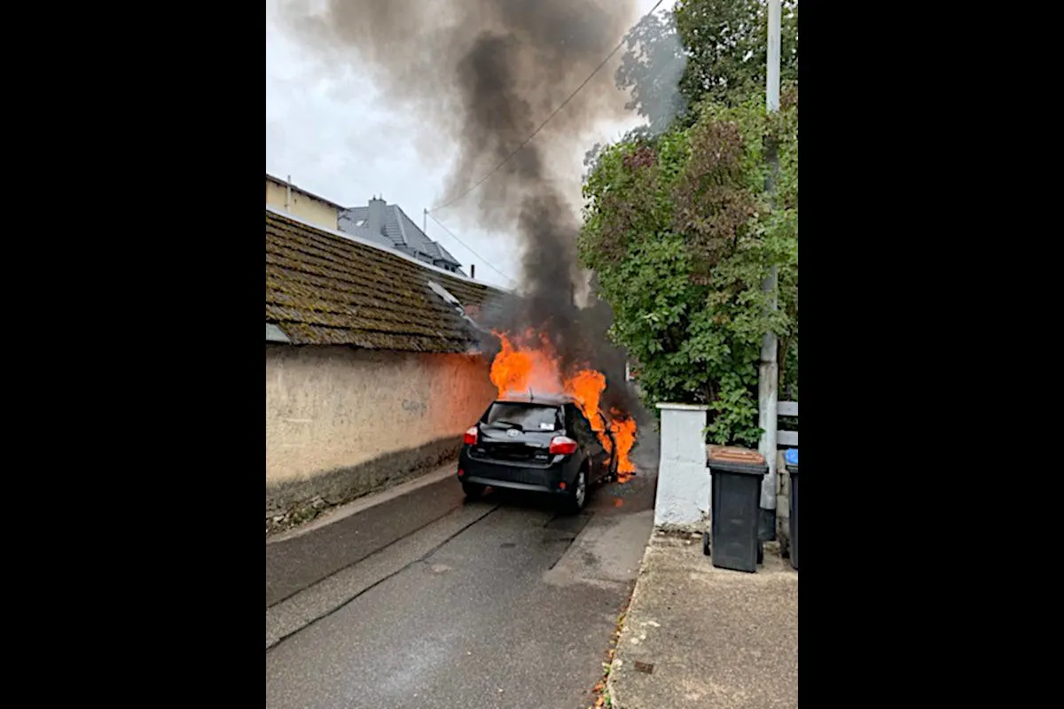 Brand eines Pkw in Sayn