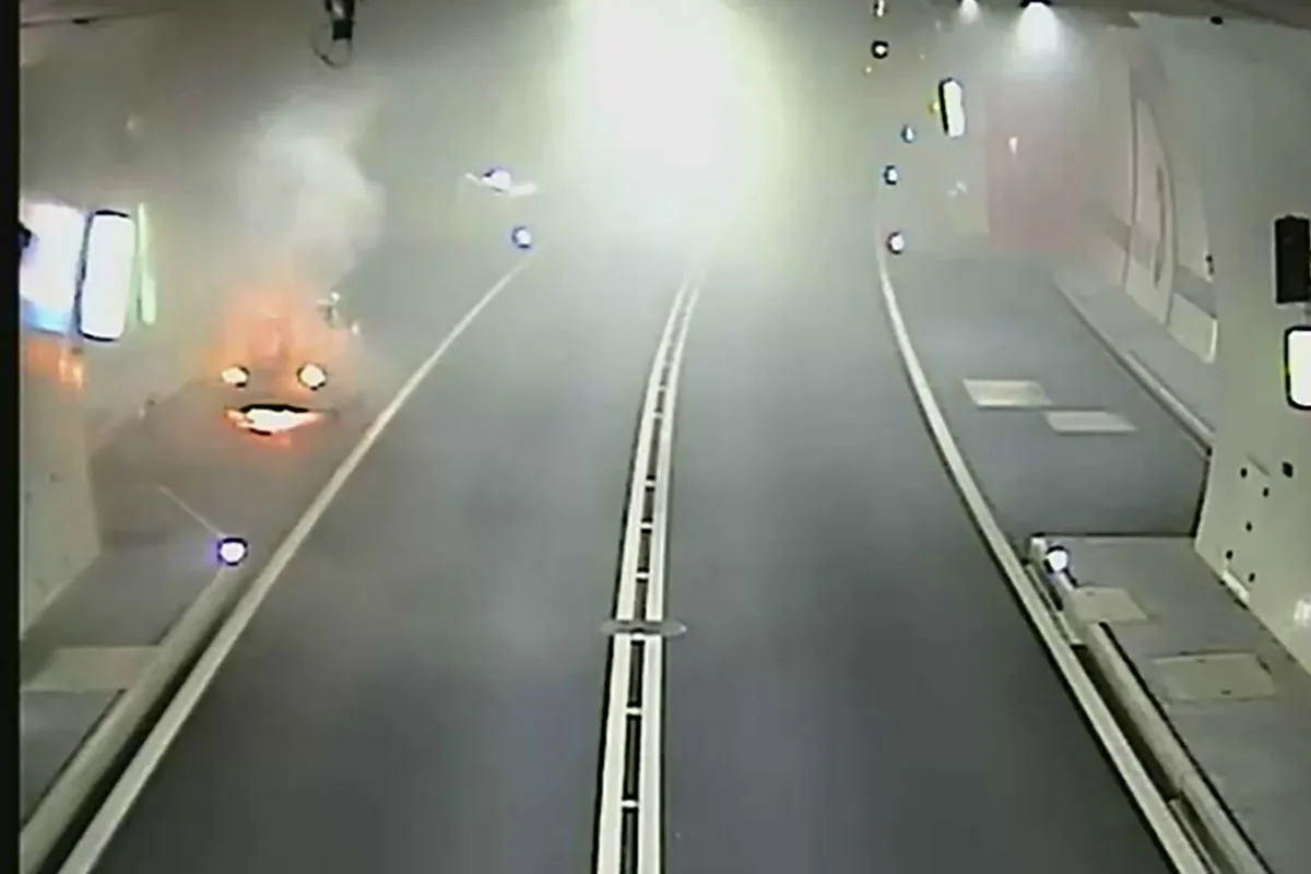 Fahrzeugbrand im Tunnel Lungern