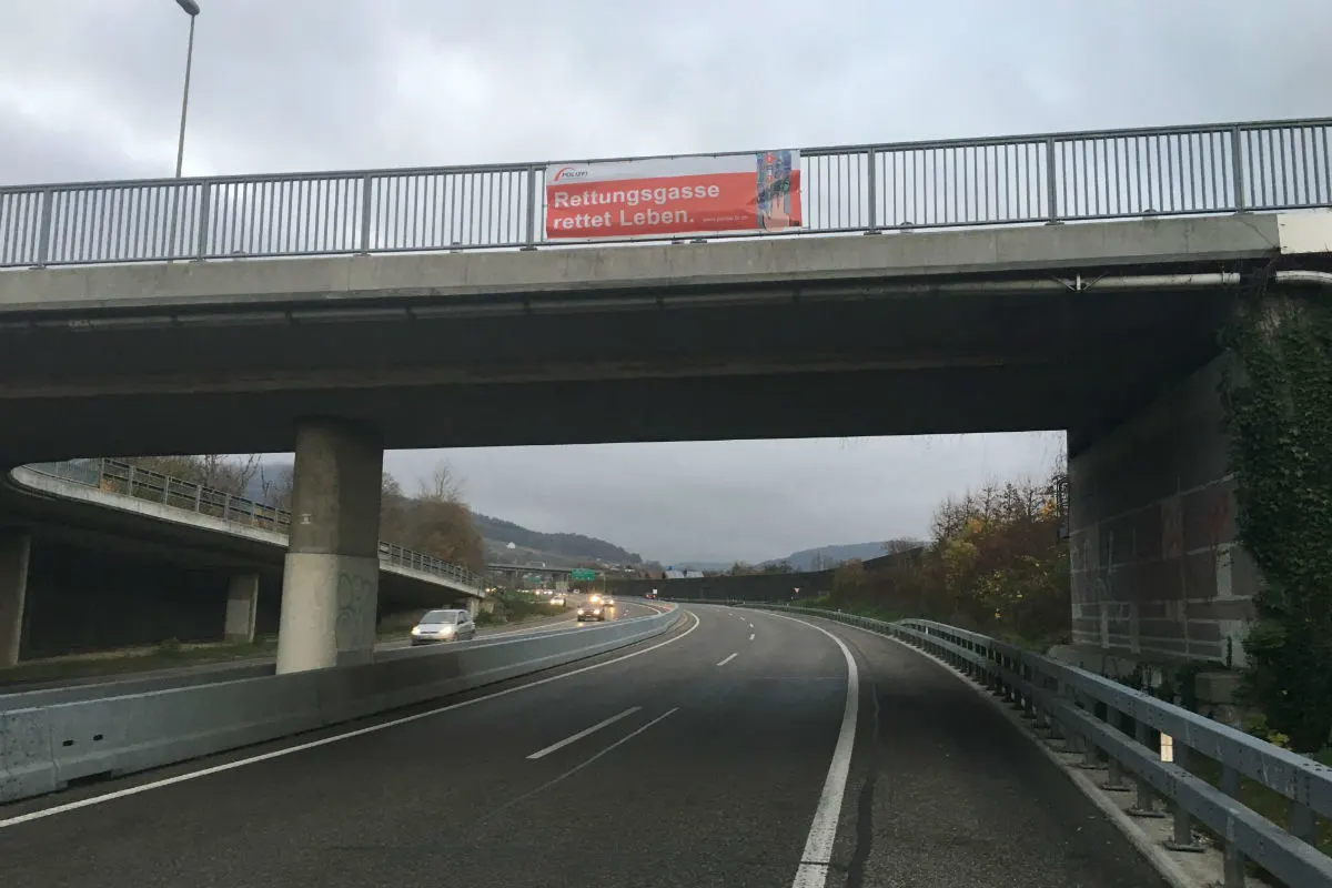 Kanton BL - Rettungsgasse rettet Leben