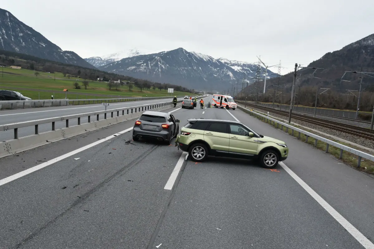 Trimmis GR - Vier Fahrzeuge in Unfall verwickelt